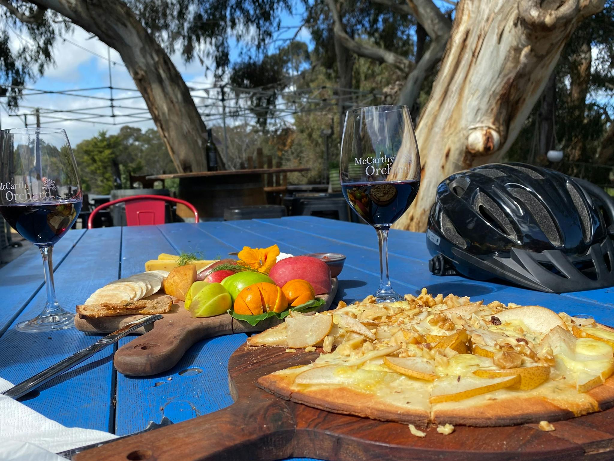 Lunch stop at McCarthy's Orchard