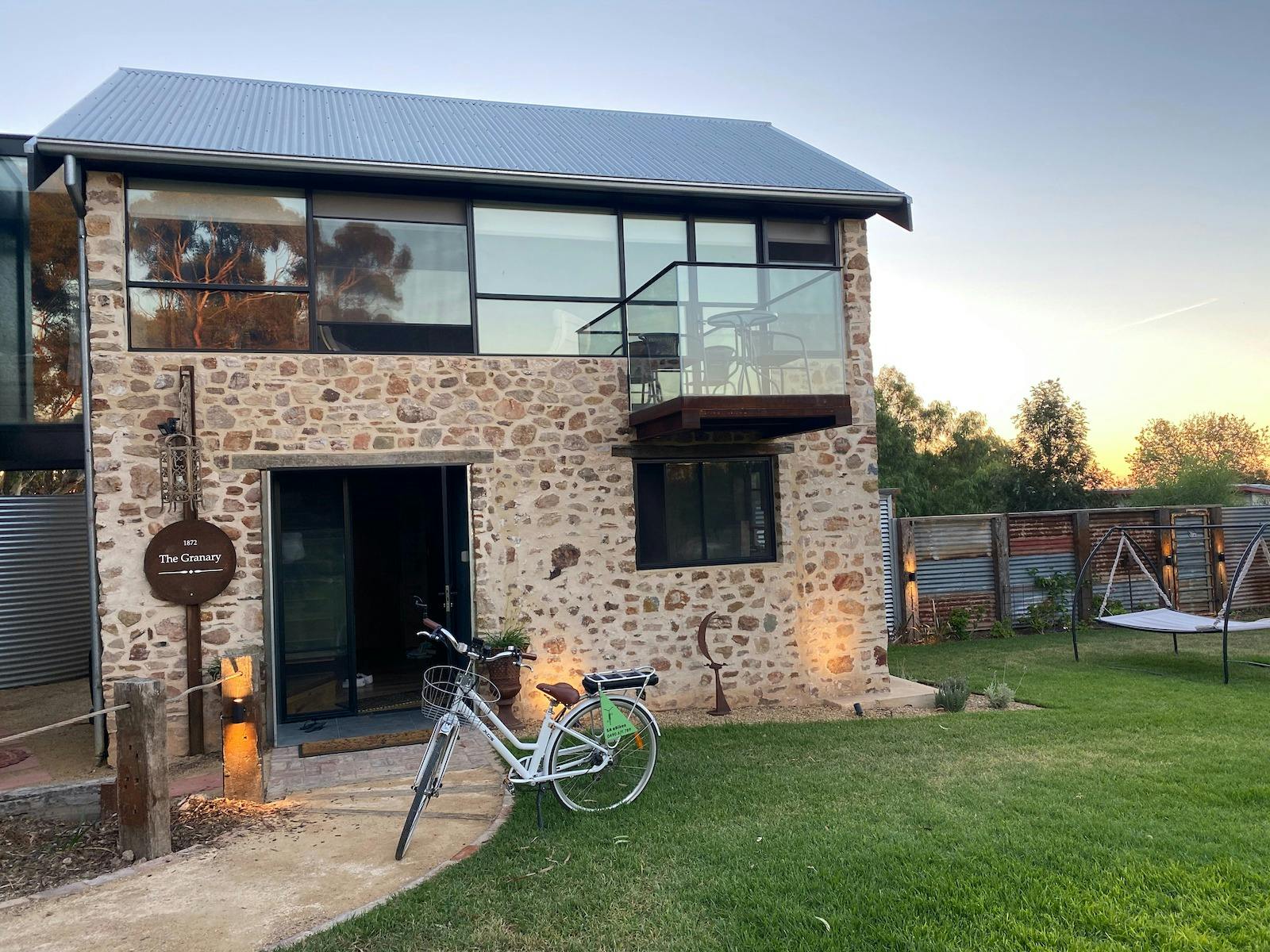 McLaren Vale eBike Tour from your accomodation - SA eBikes